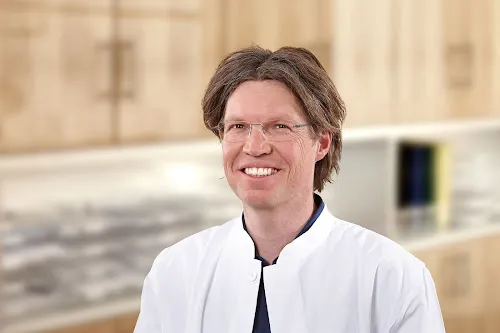 4 - Herr Dr. med. Gerrit Fahl