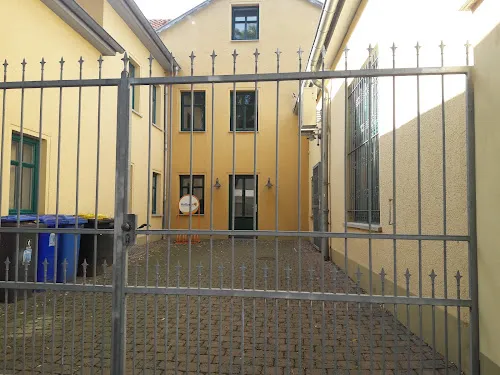 6 - Herr Dr. med. Hendrik Schrader