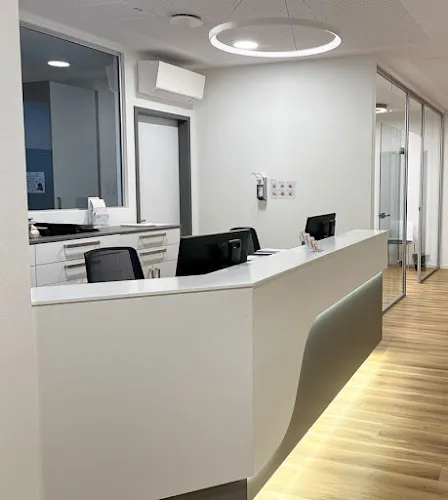 3 - Herr Dr. med. Hysni Preniqi