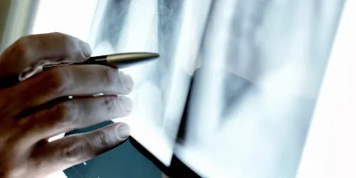 2 - Herr Dr. med. (I) Christian Reichstein