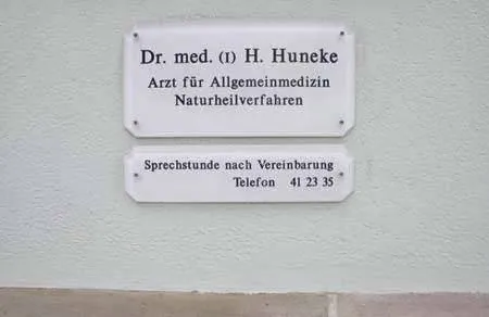 4 - Herr Dr. med. (I) Hagen Huneke