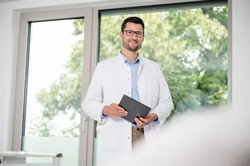 6 - Herr Dr. med. Kai Luz