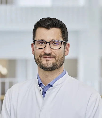 2 - Herr Dr. med. Kai Luz