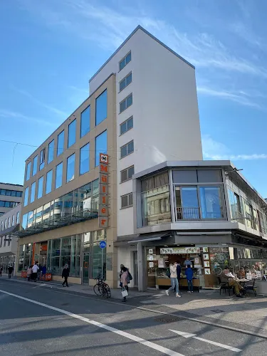 2 - Herr Dr. med. Karl Elsner