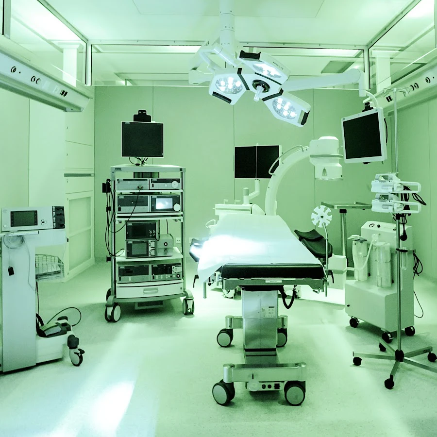 1 - Herr Dr. med. Konrad Reimann