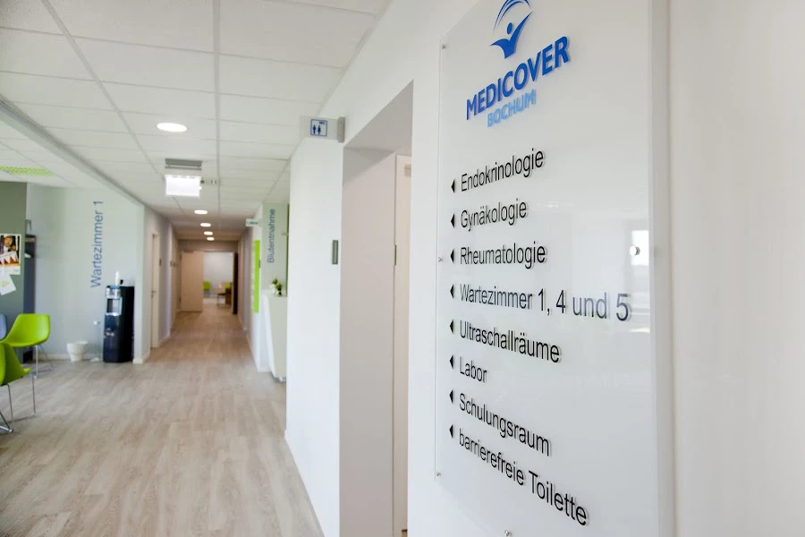 1 - Herr Dr. med. Martin Schebeck