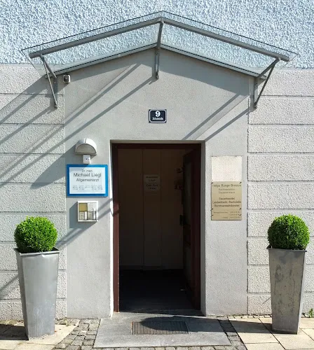 3 - Herr Dr. med. Michael Liegl