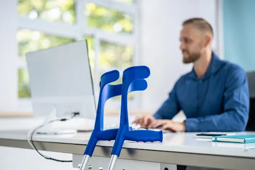 2 - Herr Dr. med. Peter Heinen