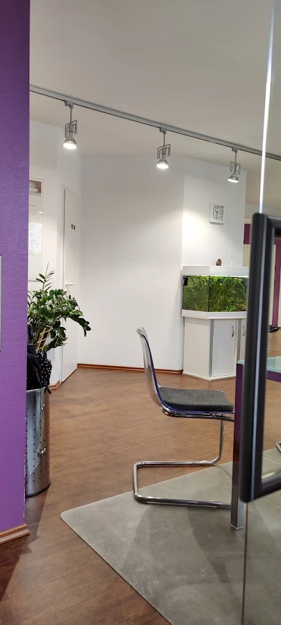 1 - Herr Dr. med. Reza Gholipour-Baradari