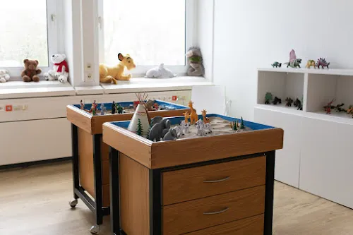 6 - Herr Dr. med. Robert Eger