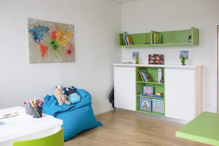 1 - Herr Dr. med. Robert Eger