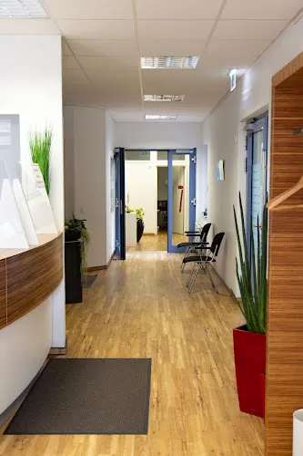 2 - Herr Dr. med. Robert Nagels