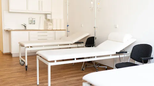 4 - Herr Dr. med. Robert Nagels