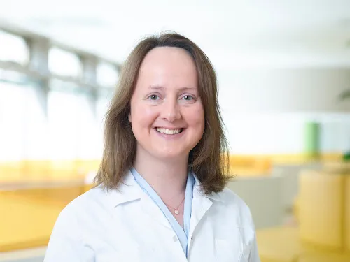 6 - Herr Dr. med. Sakar