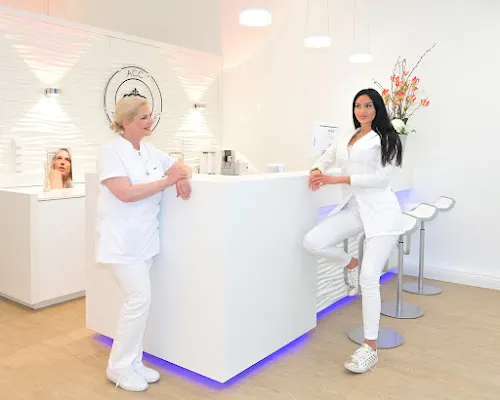 4 - Herr Dr. med. Ulrich Bernhard