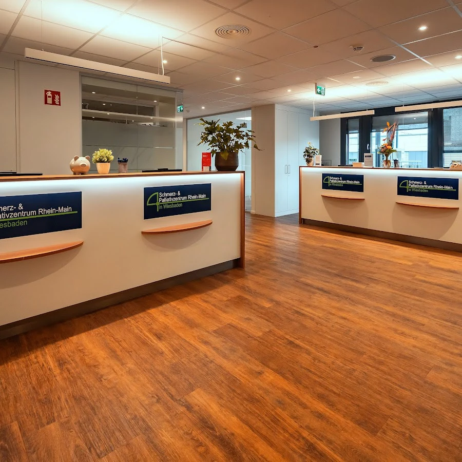 1 - Herr Dr. med. (Univ. Straßburg) Philippe Heinrich