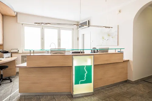 8 - Herr Dr. (Univ. Zagreb) Damir Pernar