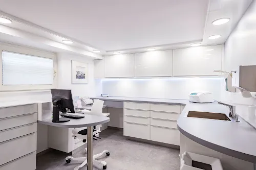 4 - Herr Dr. (Univ. Zagreb) Damir Pernar