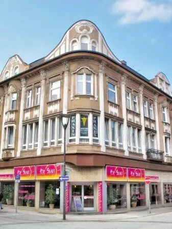 2 - Herr Kai Schröder, Facharzt für Allgemeinmedizin