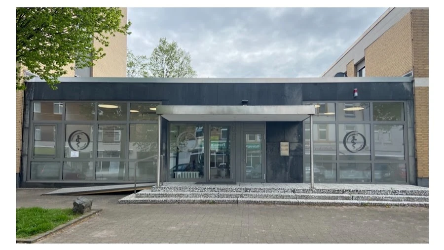 1 - Herr Martin Flügel