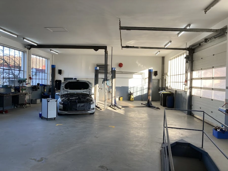 1 - Herr Reinhold Ramsauer Kraftfahrzeugtechnikerbetrieb