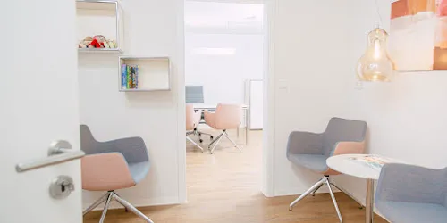 3 - Herr Stephan Landau