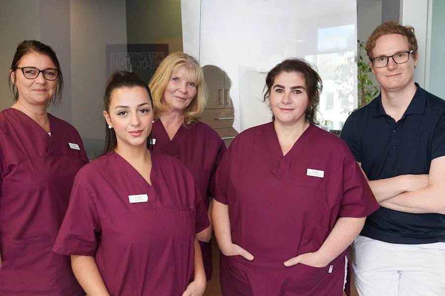 1 - Herr Tip Dr. (TR) Kamil Burgazli