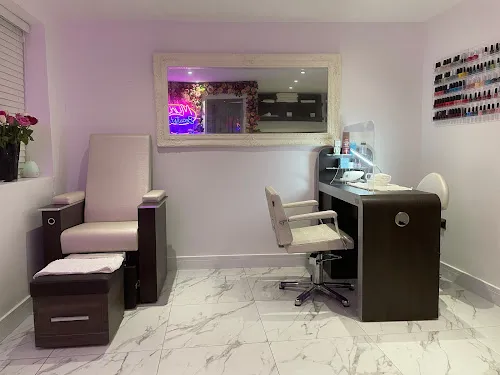 3 - Hers&Co Hair • Skin • Aesthetics • Academy