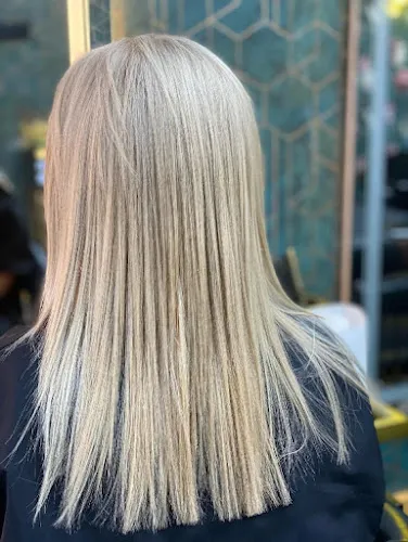 5 - Hewis Hair & Beauty