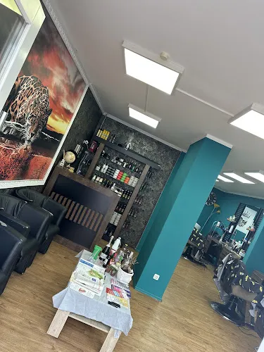 2 - Hivo’s Cut Barber Salon