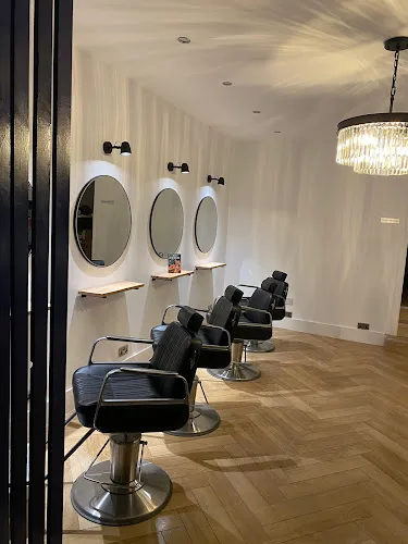 2 - Hk Hair Salon 形髮廊