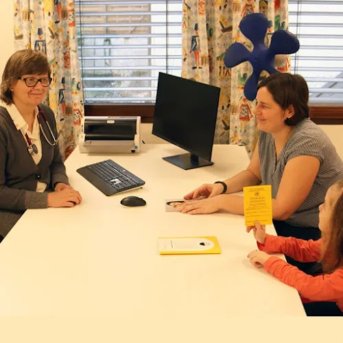 2 - HNO-Praxis Dr. med. Sarah Leitzbach