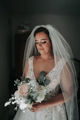 3 - Hodgins Hair Design