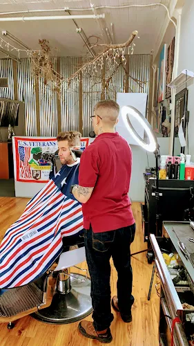 6 - Hollywood Nail Salon