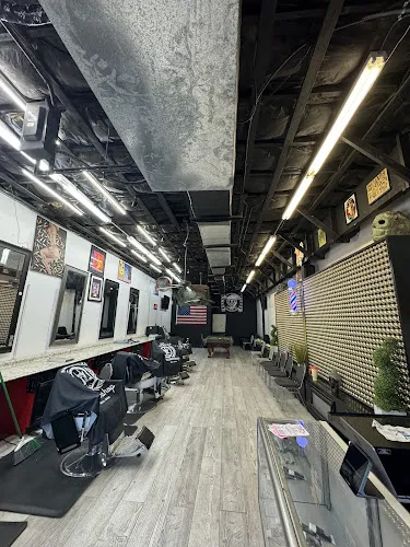 5 - Hollywood Nail Salon