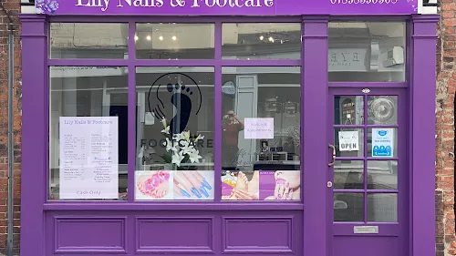 2 - Hollywood Nails Salon