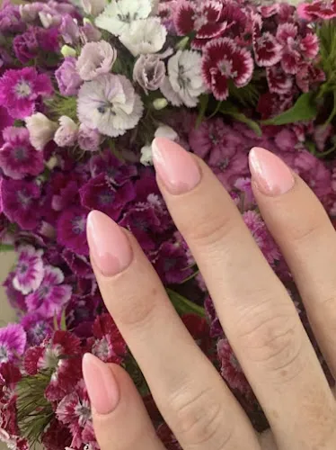 5 - Hollywood Nails Spa