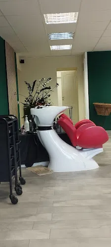 4 - Home of Hair by Semira