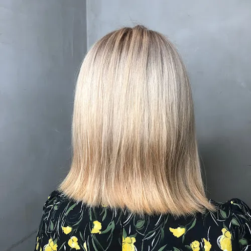 6 - Honey Blonde Hair Salon & Gold hair studio