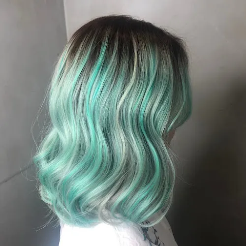 4 - Honey Blonde Hair Salon & Gold hair studio