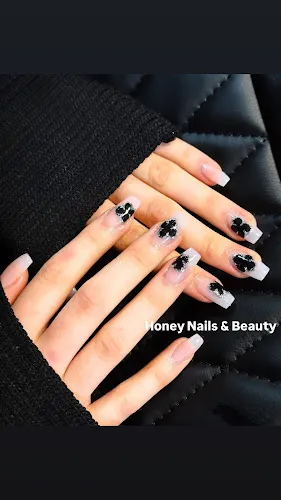 4 - Honey Nails and Beauty