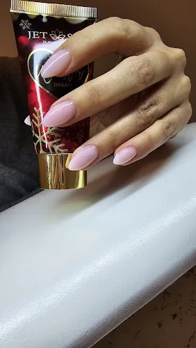 5 - Honey Nails by Moni