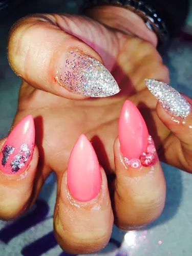 4 - Honie’s Nail Hairdressing & Beauty