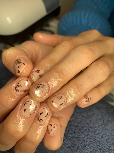 7 - HP Nails
