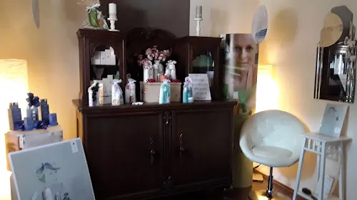 6 - Huda Friseur salon