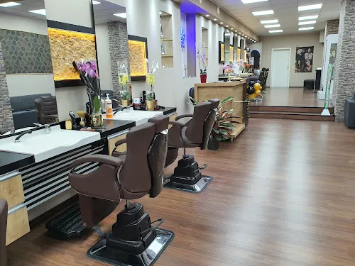 8 - Huda Friseur salon