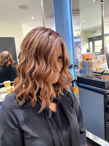 2 - Hugos Gentlemans Barbers