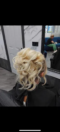 2 - Hunter & Dublin Hairdresser