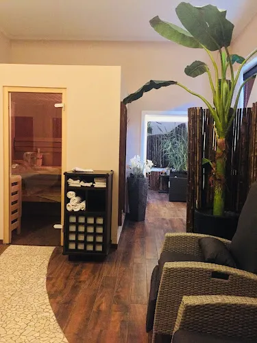 3 - Iliana’s BeautyLounge Studio & Academy