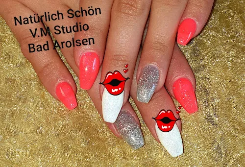 2 - Ink-finity Tattooartist